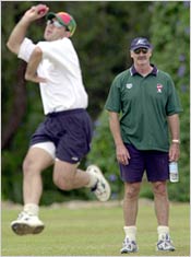 Lillee trains youngsters