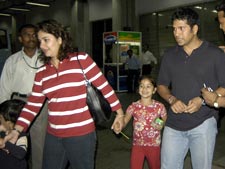 Sachin Tendulkar with his wife Anjali and kids