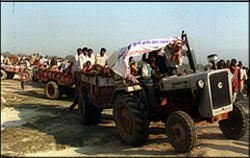 Bihar villagers driving to Raja Bhaiya's election meeting