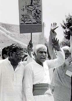 Rediff On The NeT, Freedom: An interview with Baba Amte