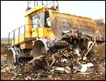 Has the Mumbai corporation signed a waste disposal agreement based on hazardous technology?