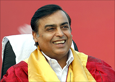 Telecom: Mukesh Ambani keen to join hands with Mittal