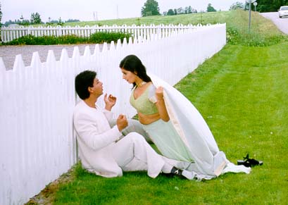Shahrukh Khan and Twinkle Khanna in Baadshah