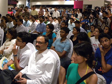 A crowd gathers to hear Jeffrey Archer speak at the new Landmark bookstore in Mumbai