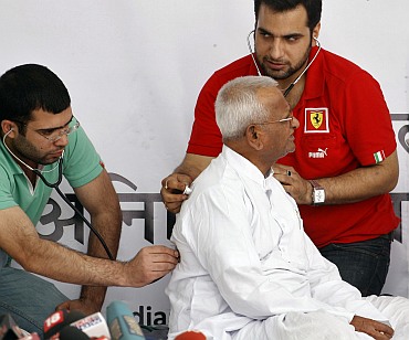 A doctor checks Anna Hazare during his previous anti-corruption fast