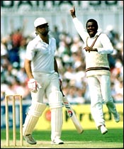 Malcolm Marshall claims Imran Khan's wicket