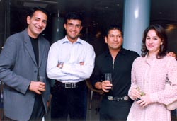 (L-R) Sanjay Narang, Sourav Ganguly and Sachin Tendulkar with his wife (Anjali Tendulkar).
