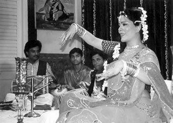 Zeenat Aman in Bhopal Express