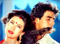 Akshay Kumar and Karishma Kapoor