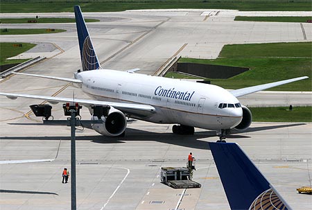 A Continental Airlines Boeing 777.