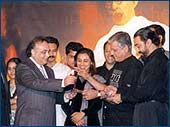 Shah with Rani Mukherji, Om Puri and Kamal Haasan