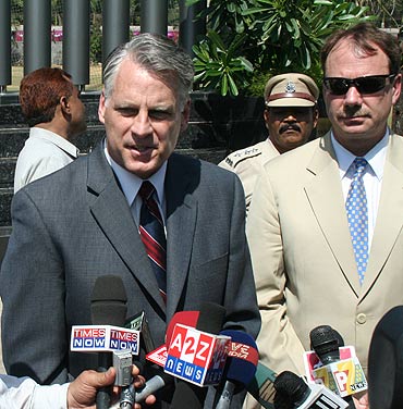 US Ambassador Roemer at the 26/11 memorial at the Mumbai Police Gymkhana