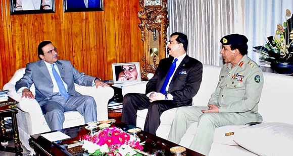 Pakistan President Zardari with PM Gilani and Kayani