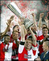 Wonderbaarlijk rediff.com sports: Feyenoord beat Dortmund to win UEFA Cup MA-05