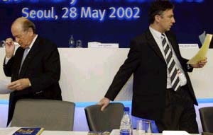 Sepp Blatter (l) and Zen-Ruffinen